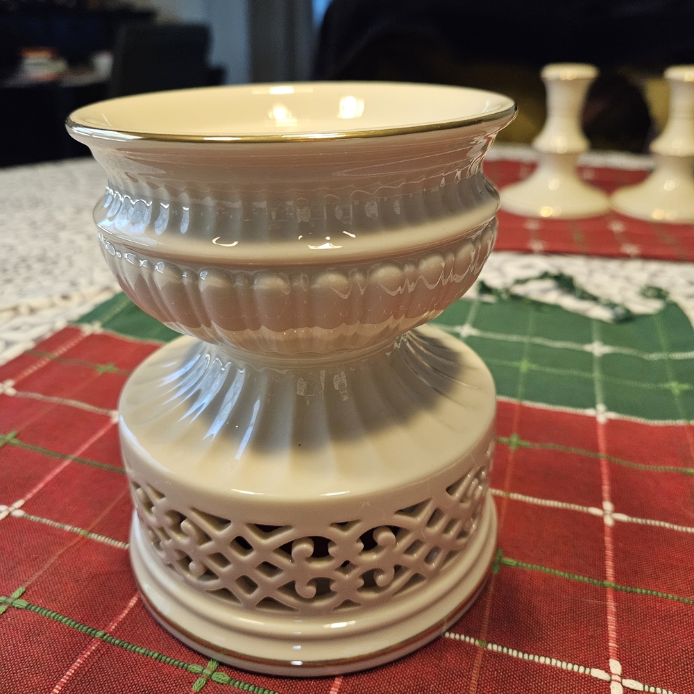 Ivory Ceramic Candle Holder with Gold Rim